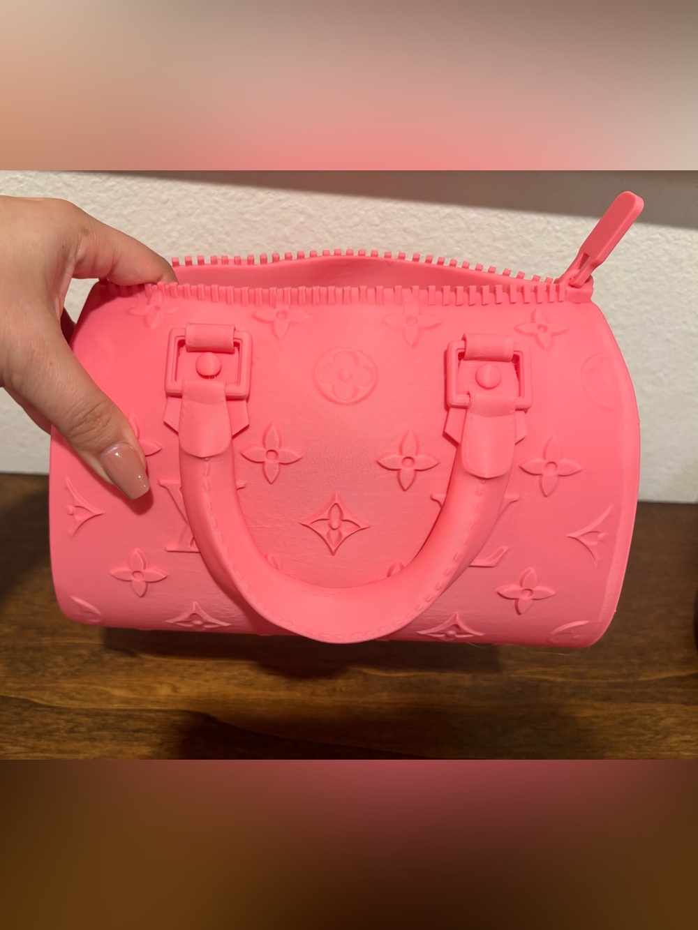 3D printed Fashion Bag Decor/Vase Pink Embossed-Bear not included-sold separate - Picture 3 of 8